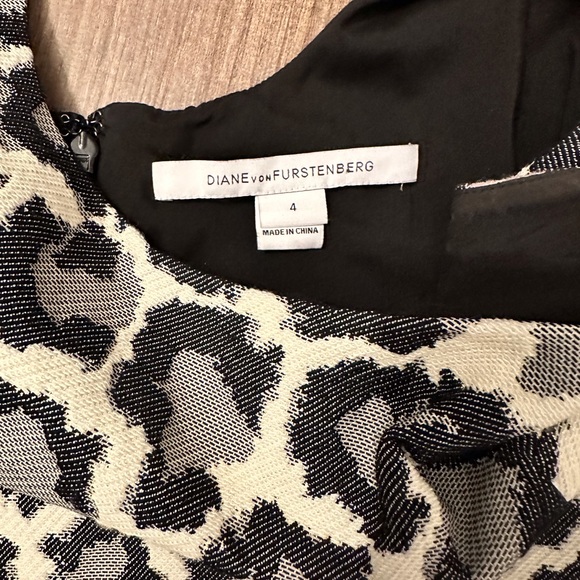 Diane Von Furstenberg Black and Leopard Print Dress - Picture 4 of 6